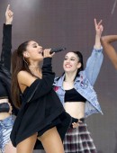 Ariana-Grande-154