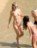 Kate-Hudson-in-Bikini-622