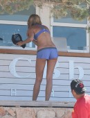 Kimberley-Garner-working-out-7