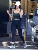 Kylie-Jenner-Booty-in-Tights-522