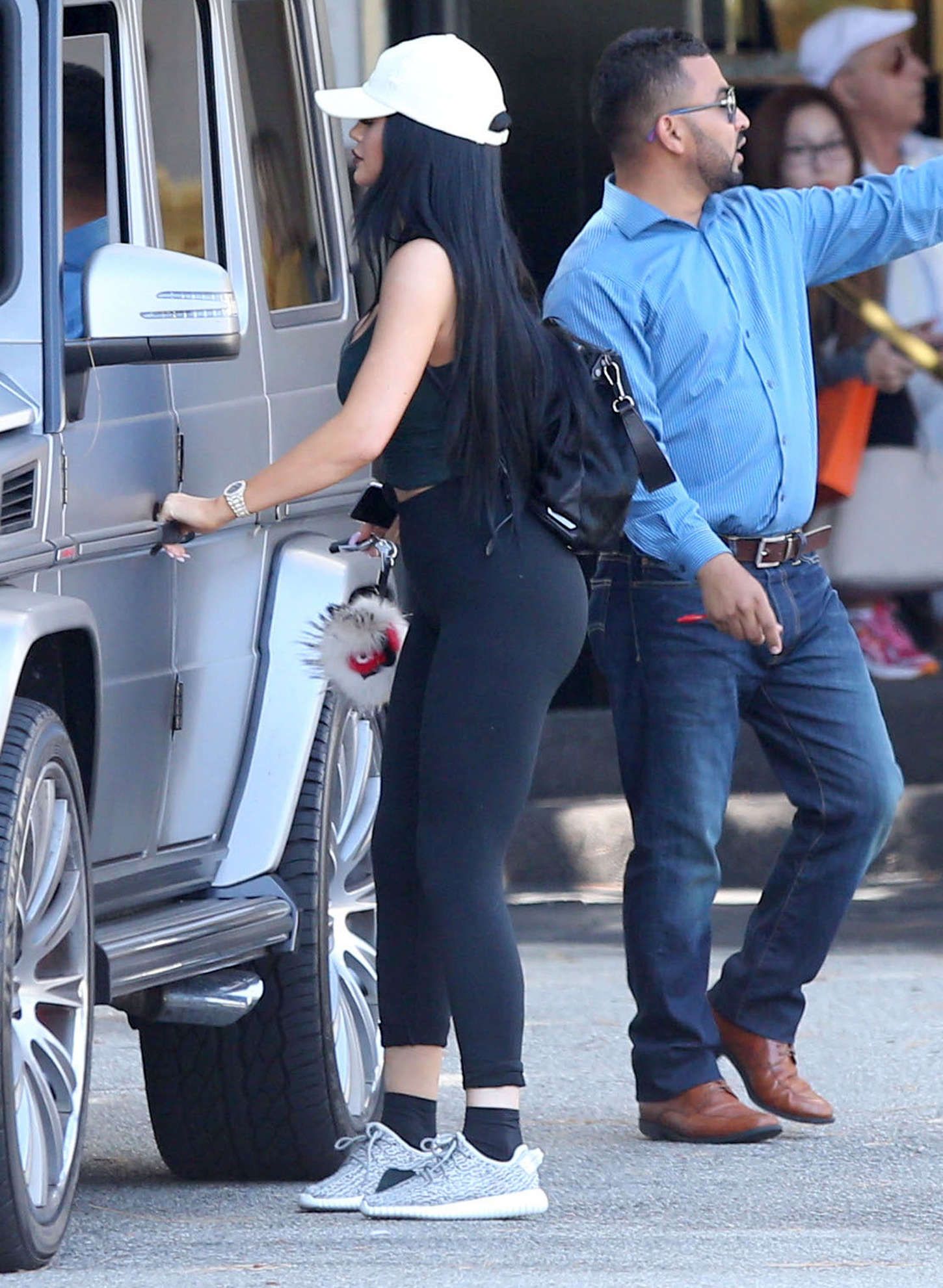 Kylie-Jenner-Booty-in-Tights-524