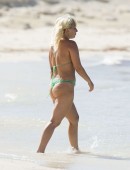 Lady-Gaga-in-Green-Bikini-5