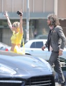 Miley-Cyrus-in-Yellow-Tights-3