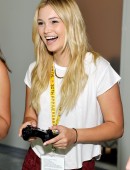 Olivia-Holt-421