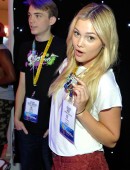 Olivia-Holt-425