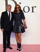 Rihanna-Dior-Fashion-Show-in-Tokyo-5