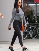 Selena-Gomez-Braless-507