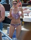 Stephanie-Waring-in-Bikini-7