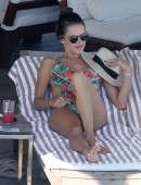 Alessandra-Ambrosio-Swimsuit-Candids-in-Rio-de-Janeiro-10