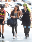 Ariana-Grande-back-from-Gym-3