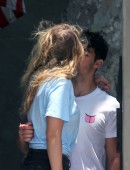 Gigi-Hadid-Leggy-in-Shorts-4