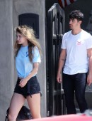 Gigi-Hadid-Leggy-in-Shorts-7