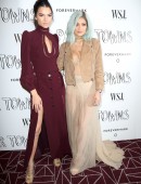 Kendall-Jenner-and-Kylie-Jenner-903