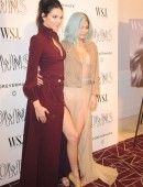 Kendall-Jenner-and-Kylie-Jenner-912