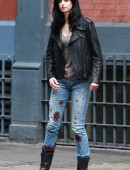Krysten-Ritter-Booty-in-Jeans-Filming-Scenes-for-A-K-A-Jessica-Jones-in-NYC-6