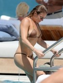 LeAnn-Rimes-in-Bikini-Miami-905