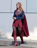 Melissa-Benoist-Supergirl-1