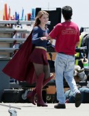 Melissa-Benoist-Supergirl-9