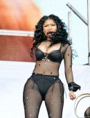 Nicki-Minaj-Performing-at-2015-Roskilde-Festival-in-Denmark-4
