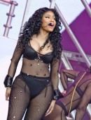 Nicki-Minaj-Performing-at-2015-Roskilde-Festival-in-Denmark-8