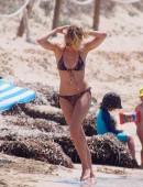 Sienna-Miller-Bikini-Spain-14