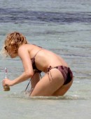 Sienna-Miller-Bikini-Spain-2