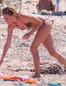 Sienna-Miller-Bikini-Spain-3