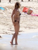 Sienna-Miller-Bikini-Spain-5