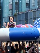 Demi-Lovato-Performing-at-2015-MTV-Video-Music-Awards-15