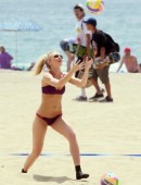 Elle-Evans-in-Bikini-5