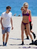 Elle-Evans-in-Bikini-7