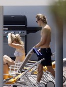 Ellie-Goulding-in-Bikini-1
