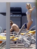 Ellie-Goulding-in-Bikini-2