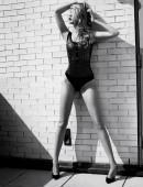 Gigi-Hadid-in-Vanity-Fair-Magazine-Photoshoot-September-2015-4