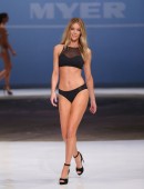 Jennifer-Hawkins-Myer-Spring-2015-7