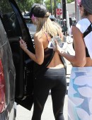 Kate-Hudson-Booty-in-Tights-971