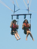 Kendall-Jenner-and-Kylie-Jenner-10