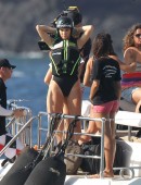 Kendall-Jenner-and-Kylie-Jenner-8