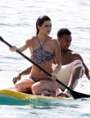 Kendall-Jenner-in-Bikini-633