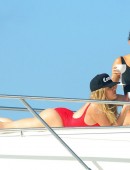 Khloe-Hardashian-and-Kendall-Jenner-5