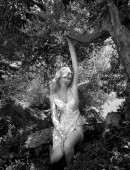 Kirsten-Dunst-at-Town-&-Country-Magazine-September-2015-2