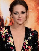 Kristen-Stewart-at-the-Premiere-of-American-Ultra-in-LA-3