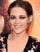 Kristen-Stewart-at-the-Premiere-of-American-Ultra-in-LA-6