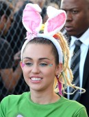 Miley-Cyrus-Arriving-at-Jimmy-Kimmel-Live-4