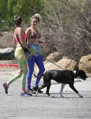 Miley-Cyrus-Hiking-952