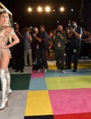 Miley-Cyrus-at-2015-MTV-Video-Music-Awards-997