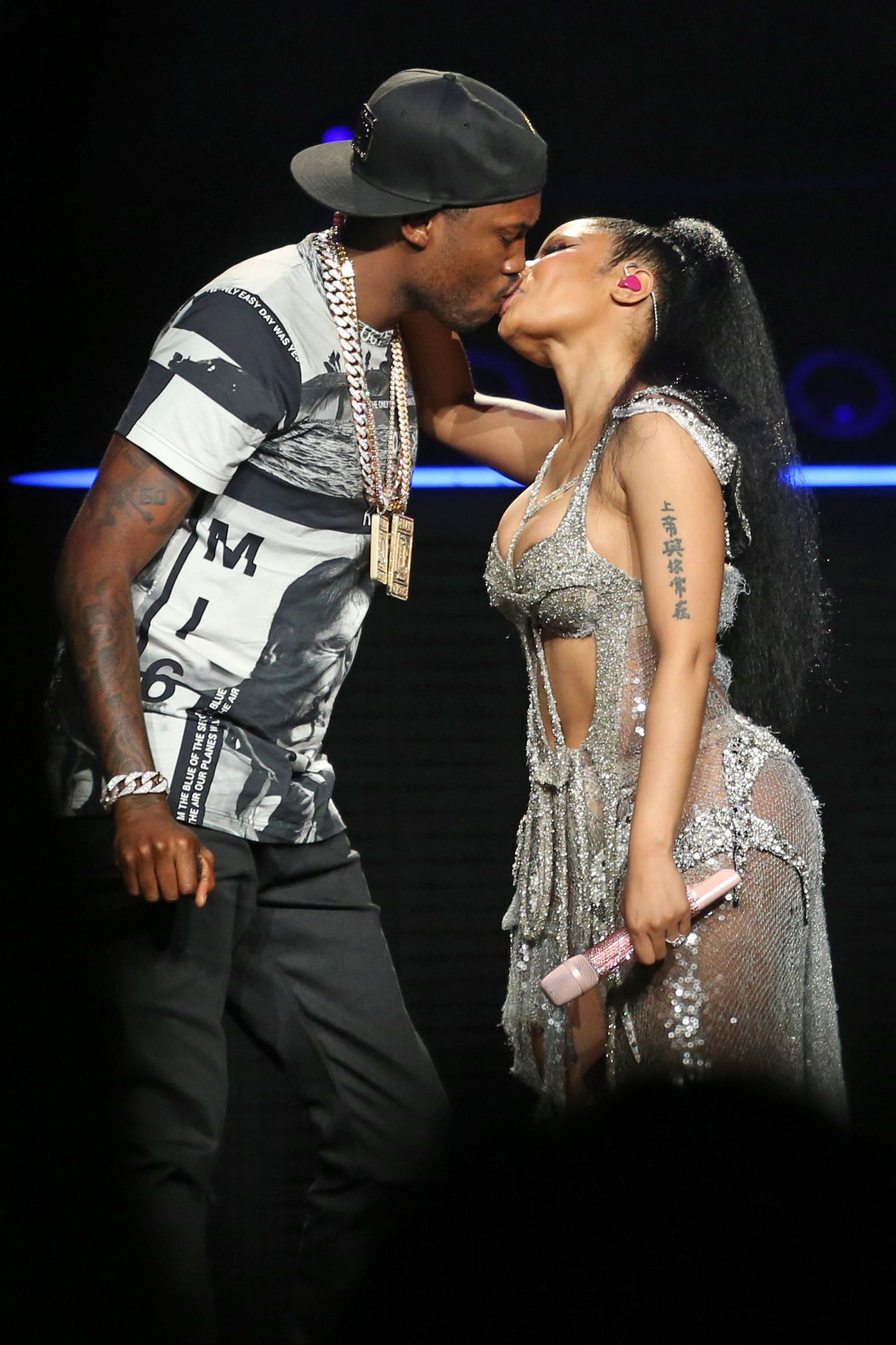 Nicki-Minaj-Performing-on-Pinkprint-Tour-in-Vancouver-Canada-1