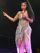 Nicki-Minaj-Performing-on-Pinkprint-Tour-in-Vancouver-Canada-3