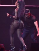 Nicki-Minaj-Performing-on-Pinkprint-Tour-in-Vancouver-Canada-5