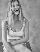 Nina-Agdal-220